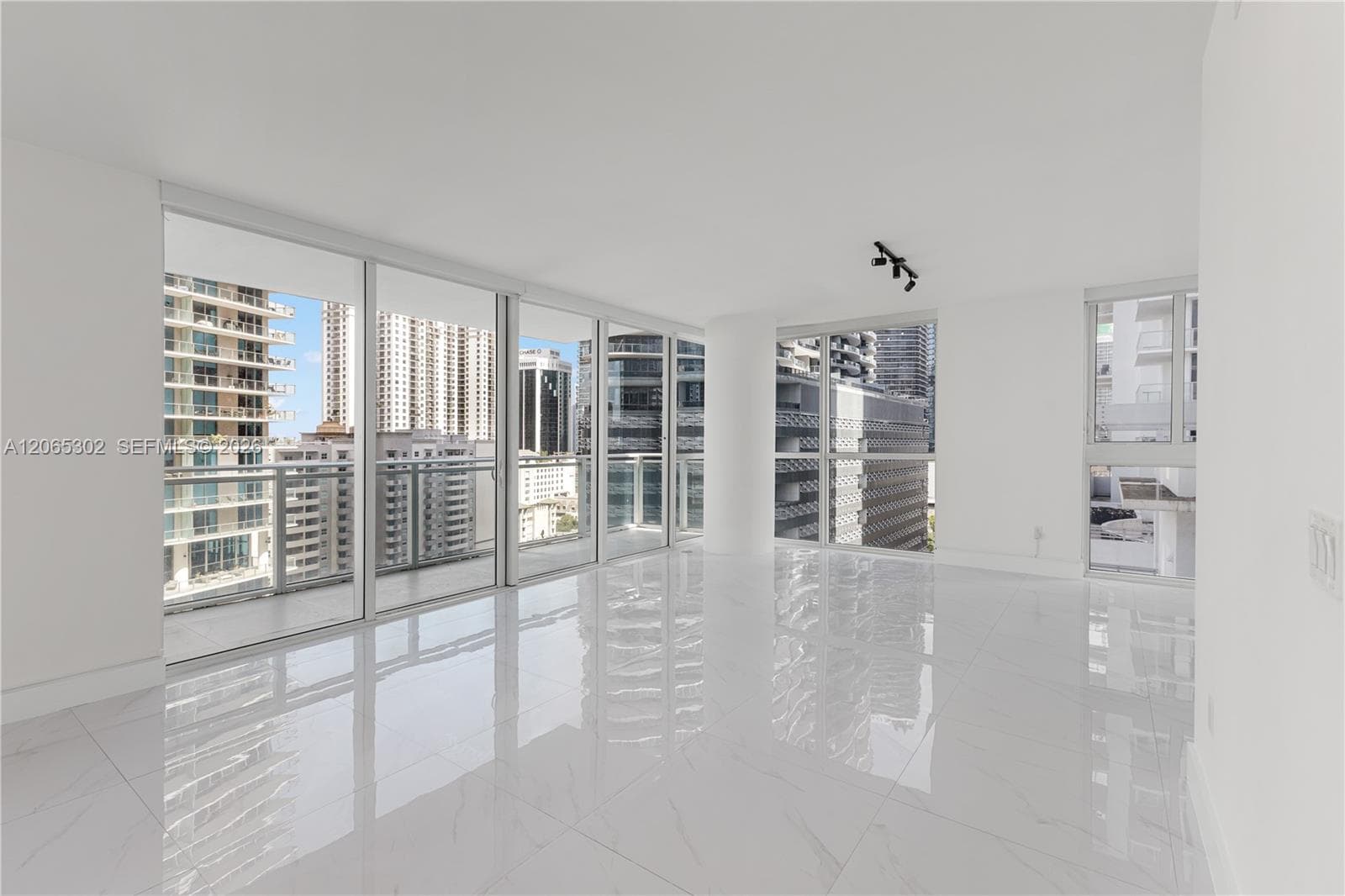 1080 Brickell Ave # 1409, Miami FL 33131