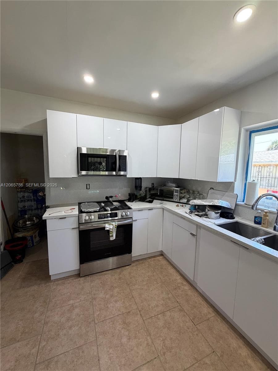 5525 NW 5th Ct, Miami FL 33127