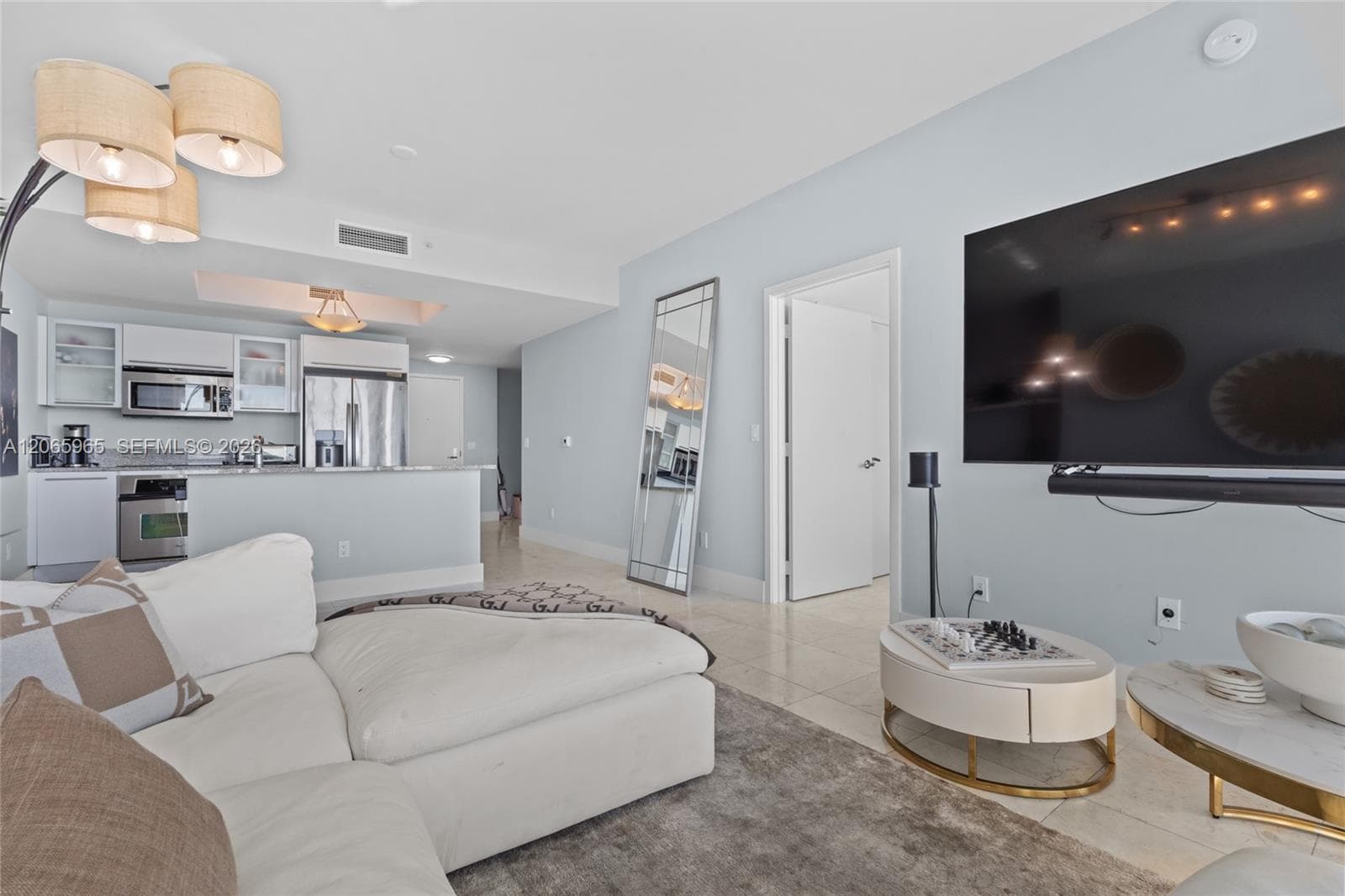 888 Biscayne Blvd # 4203, Miami FL 33132