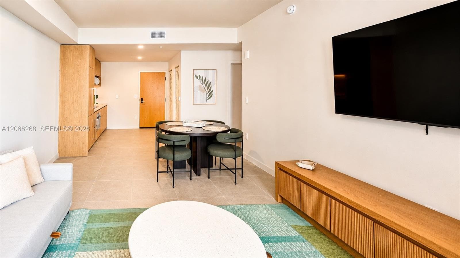 11 NE 6th St # 212, Miami FL 33132