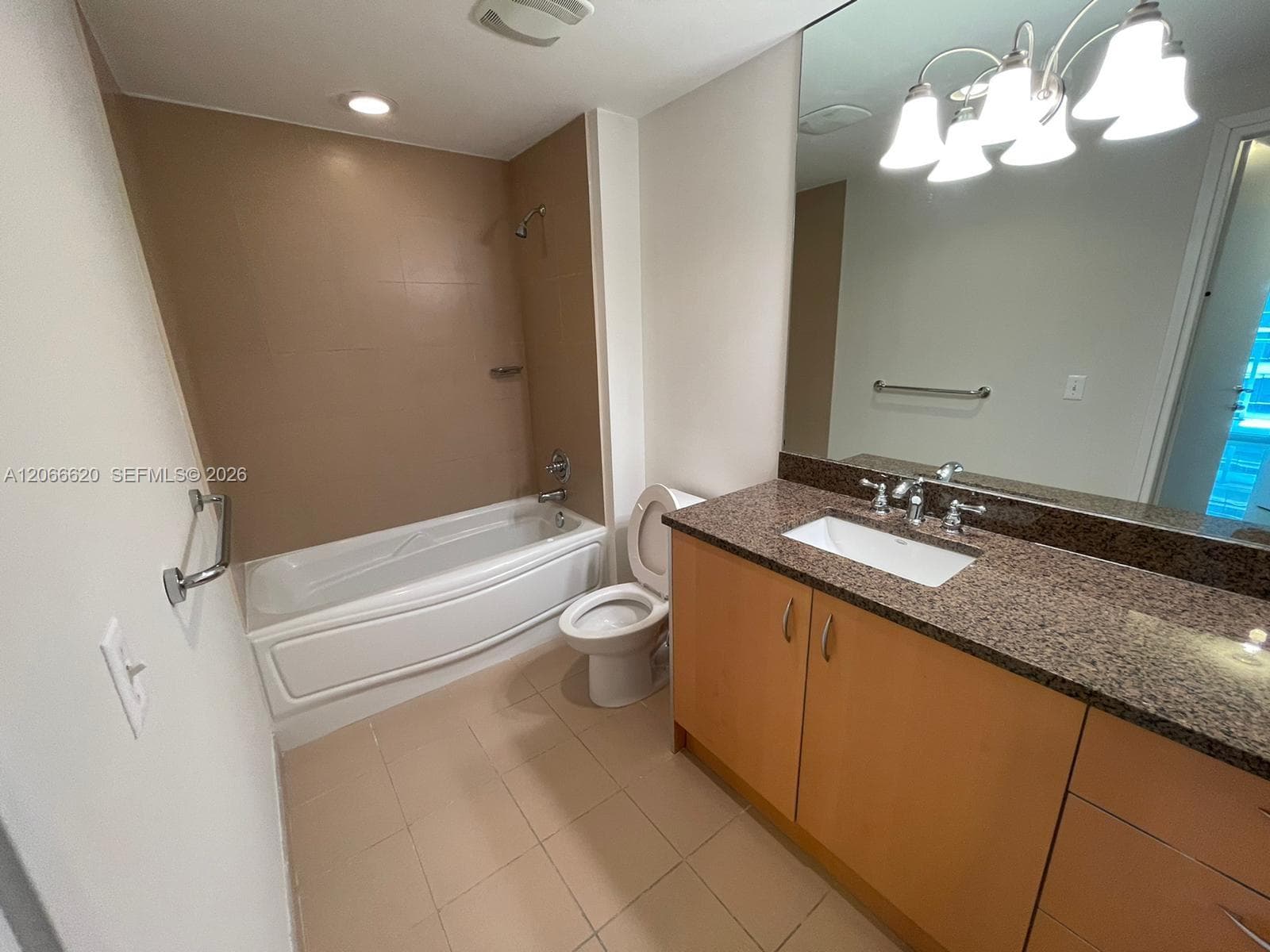 300 S Biscayne Blvd # 2804, Miami FL 33131