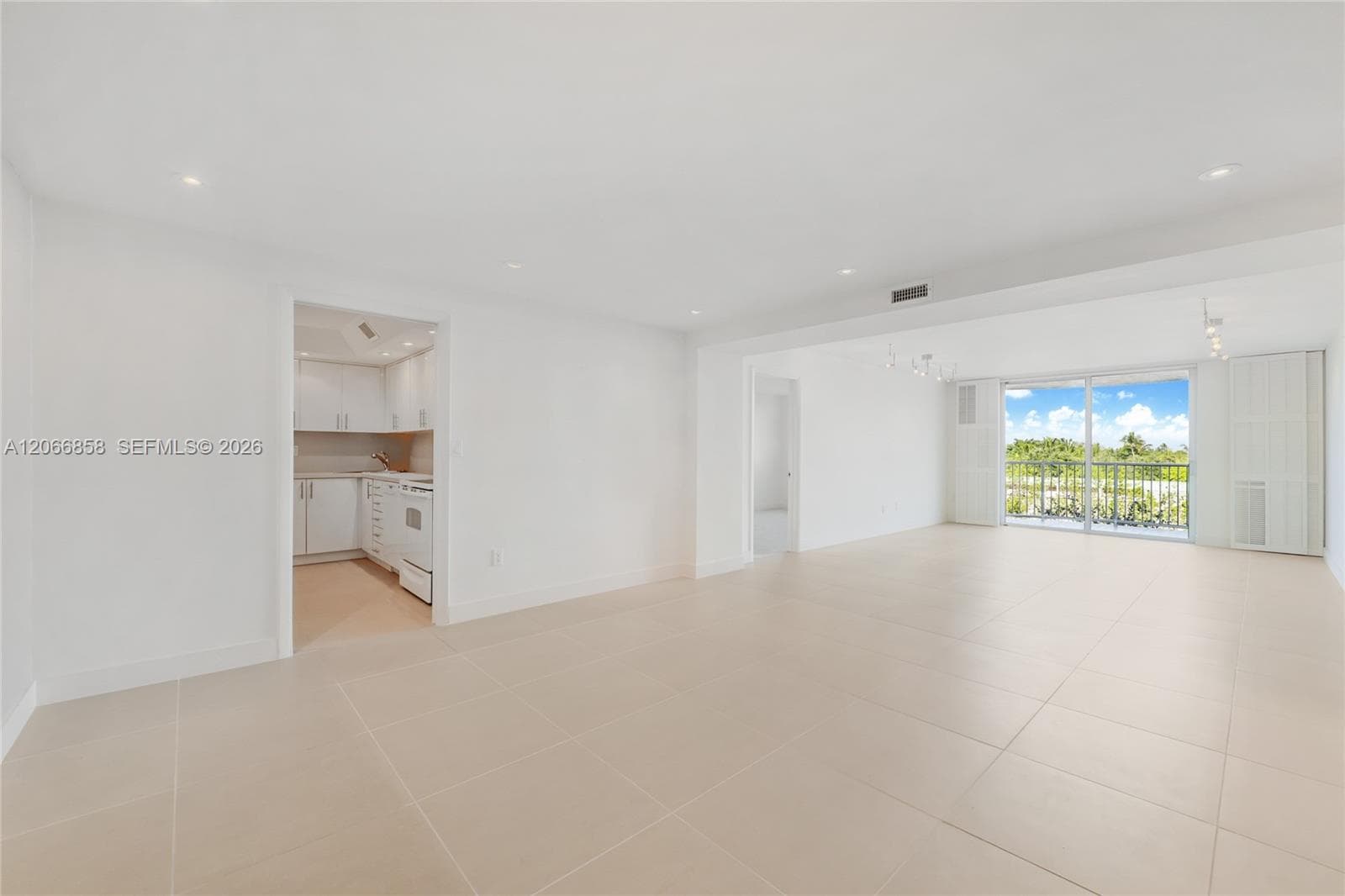 210 Sea View Dr # 409, Key Biscayne FL 33149