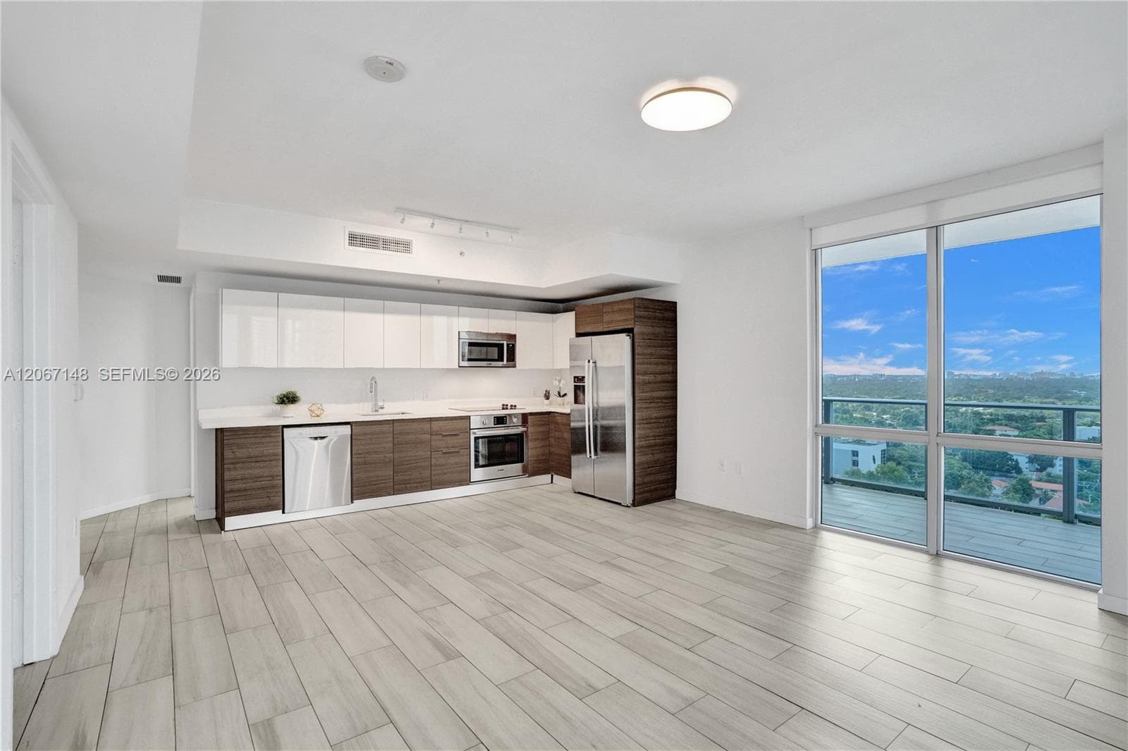 1010 SW 2nd Ave # 1708, Miami FL 33130