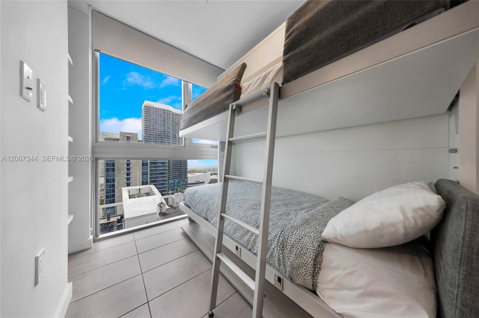 227 NE 2nd St # 3107, Miami FL 33132