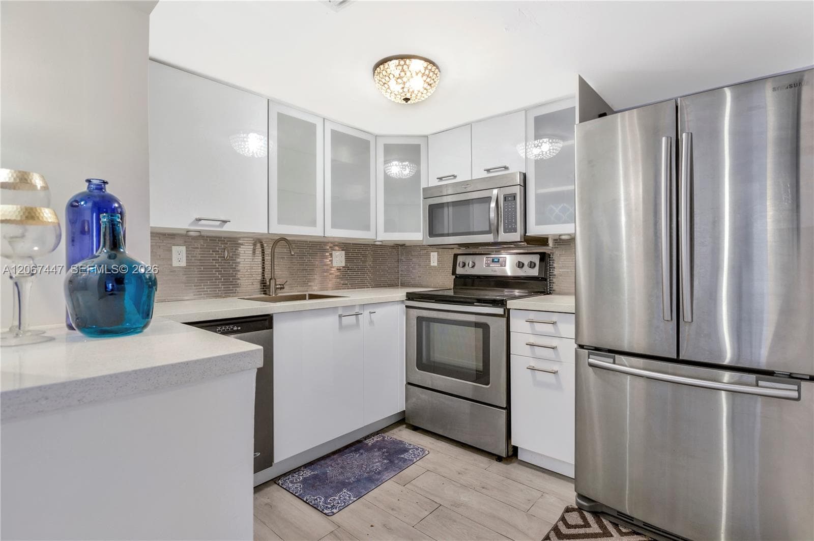 2600 Collins Ave # 204, Miami Beach FL 33140