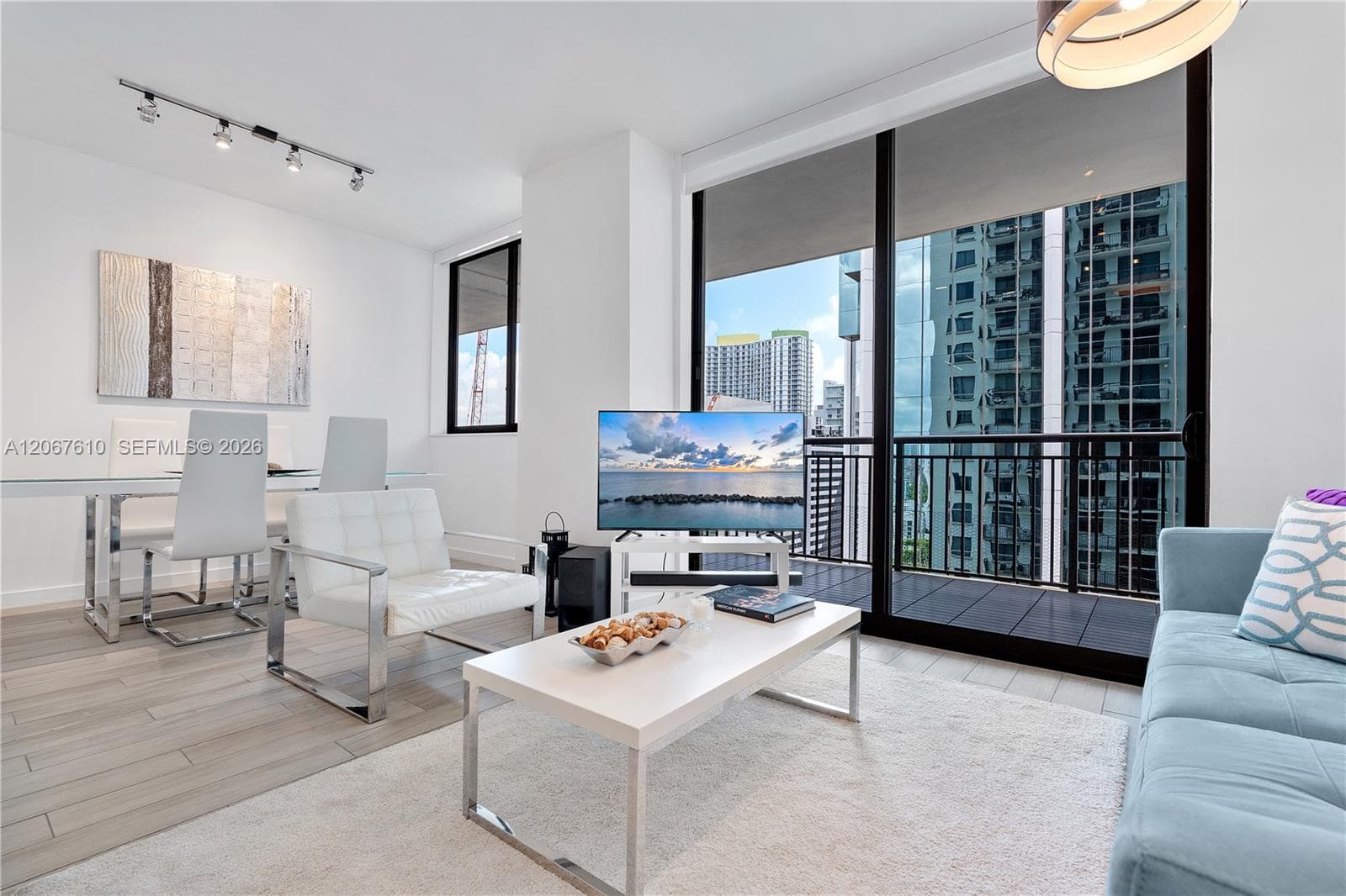 999 SW 1st Ave # 2115, Miami FL 33130