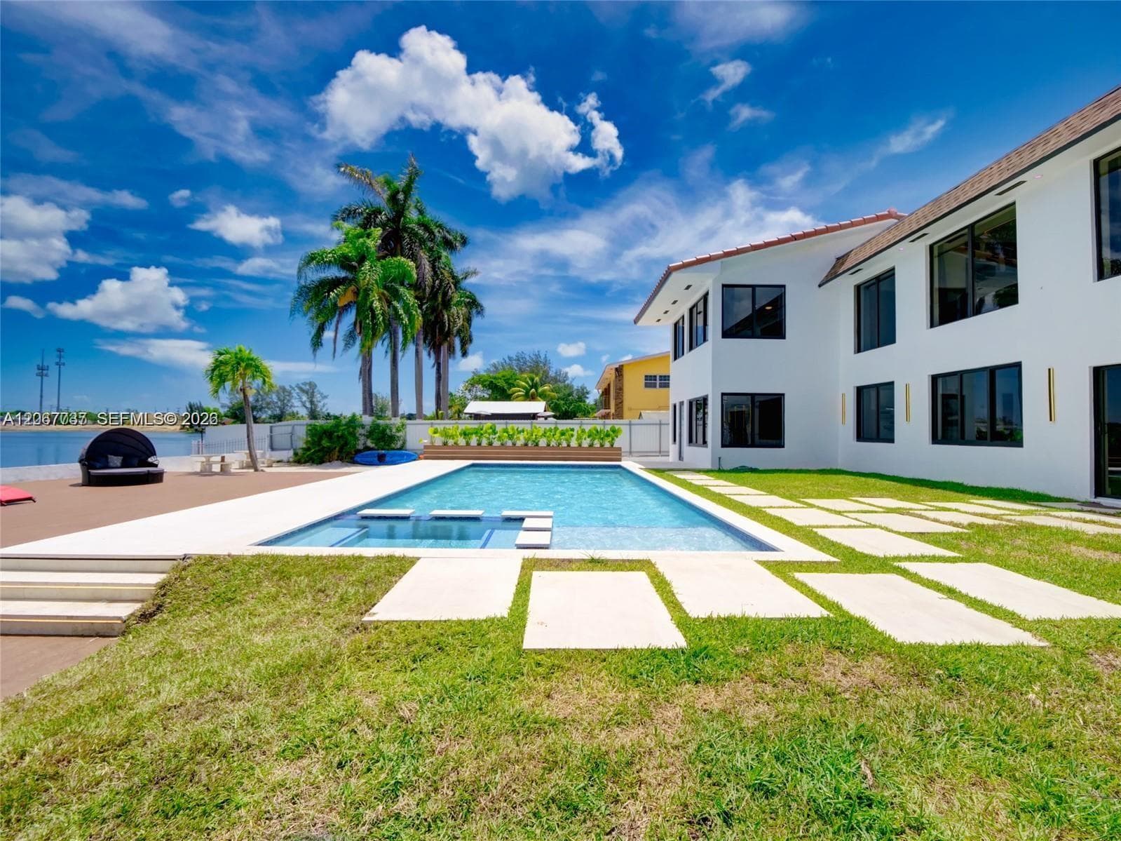 1861 NW 115th St, Miami FL 33167