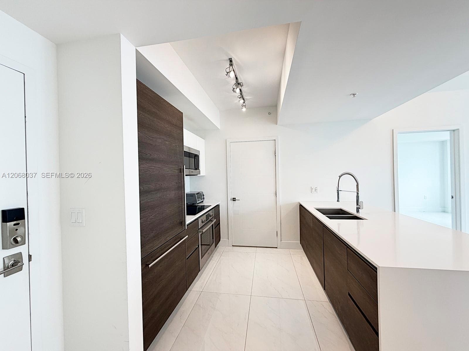 301 Altara Ave # 609, Coral Gables FL 33146