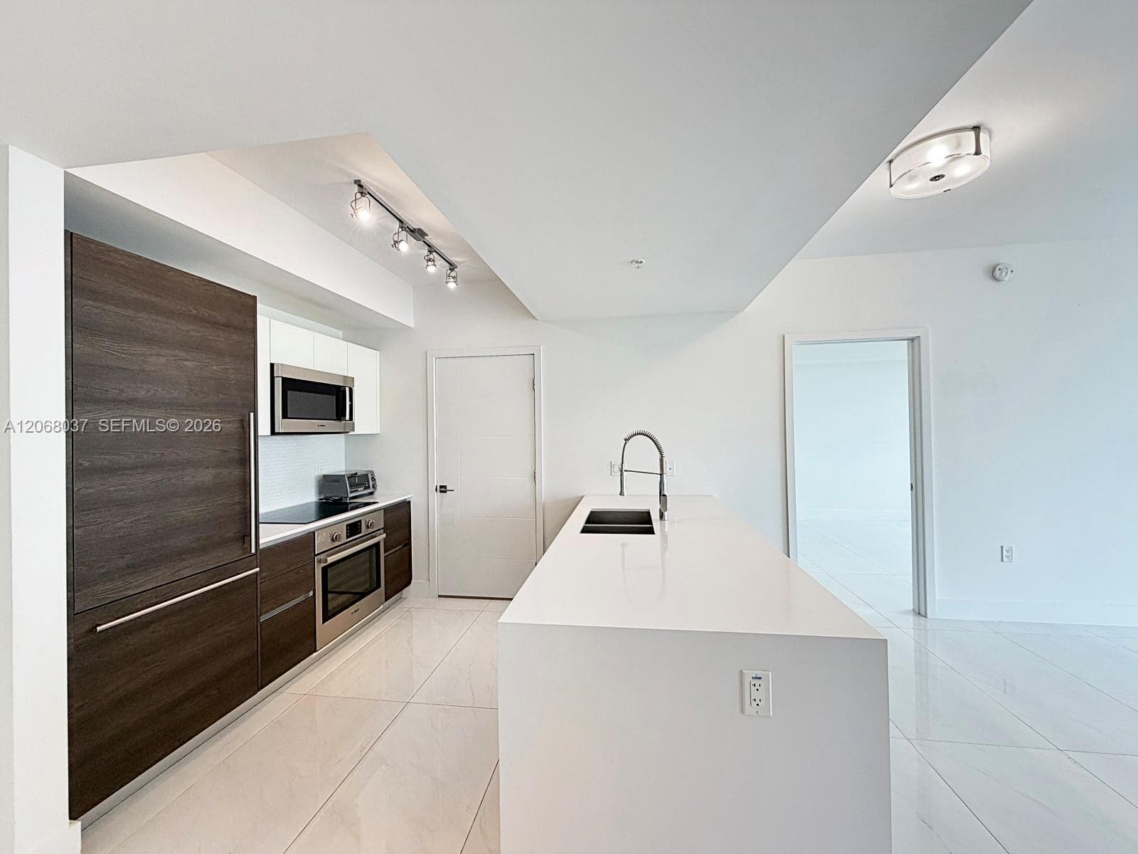 301 Altara Ave # 609, Coral Gables FL 33146