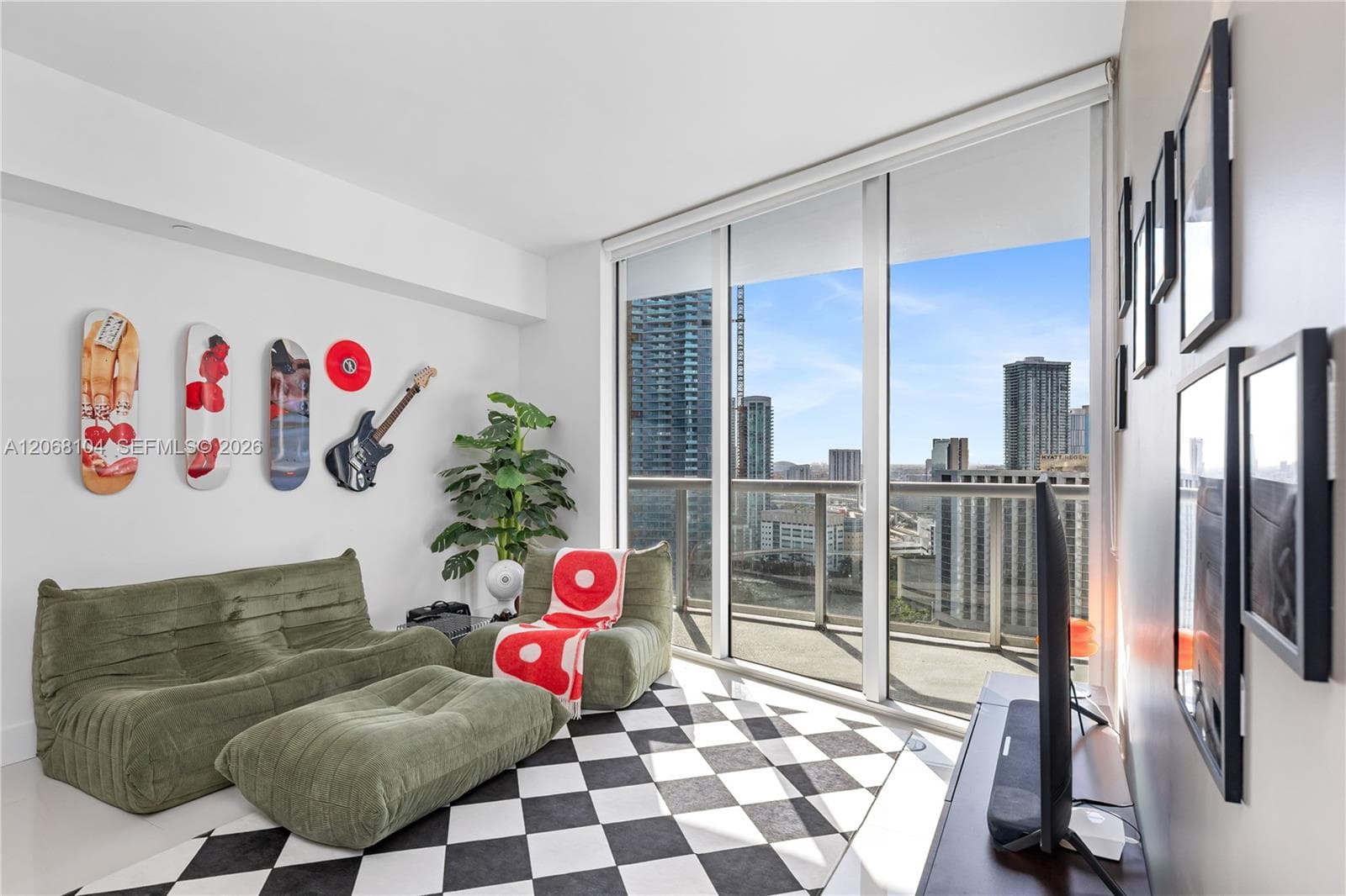 465 Brickell Ave # 2504, Miami FL 33131