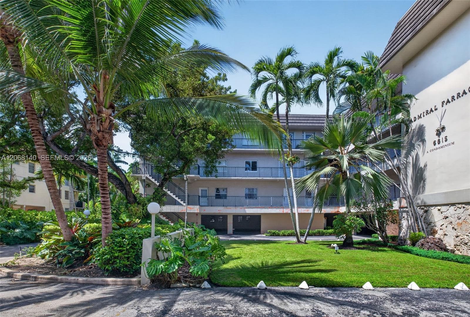 6815 Edgewater Dr # 301, Coral Gables FL 33133