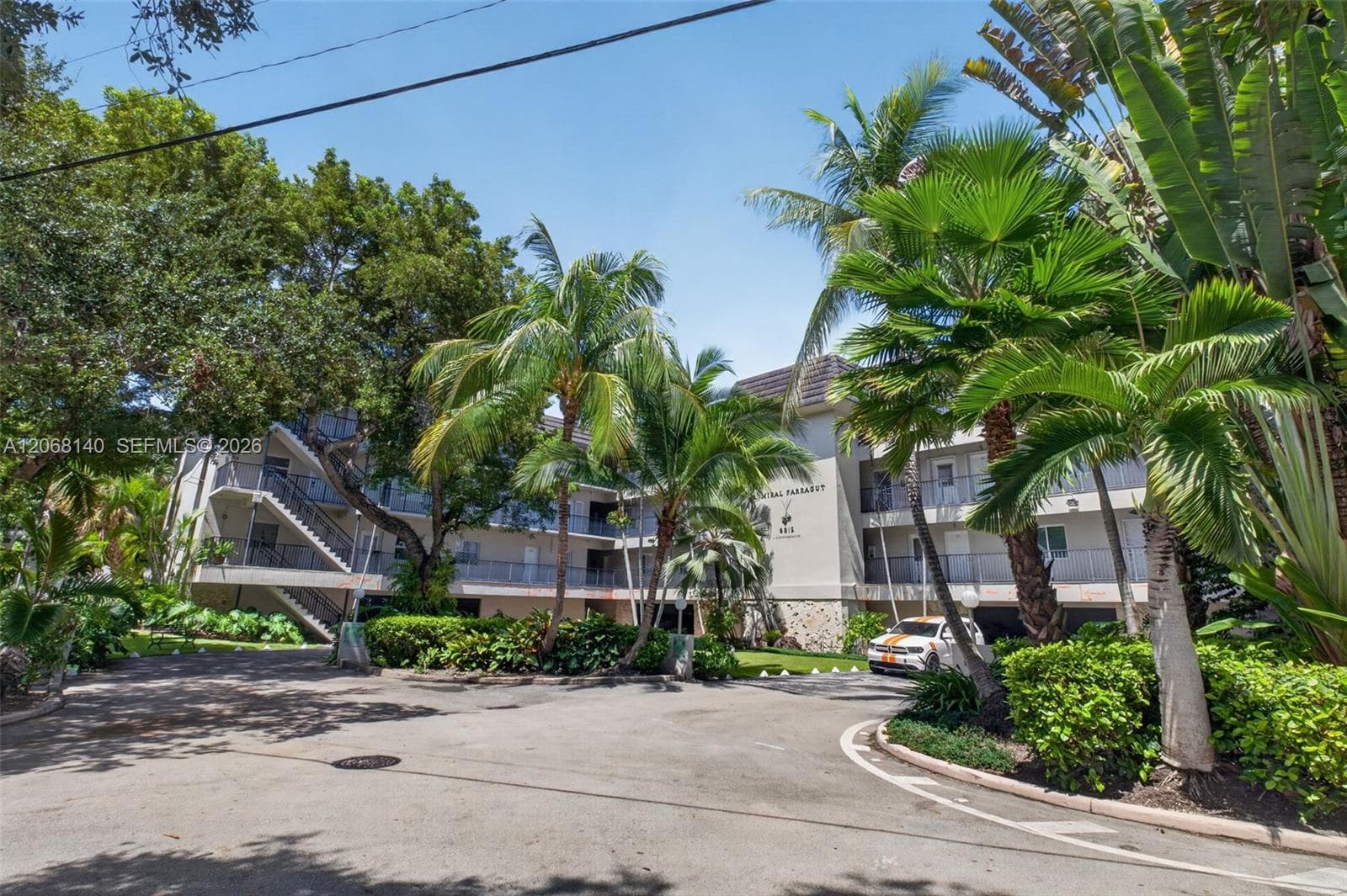 6815 Edgewater Dr # 301, Coral Gables FL 33133
