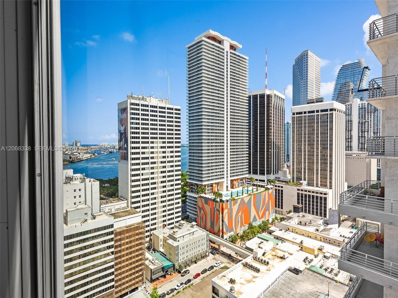 227 NE 2nd St # 2501, Miami FL 33132