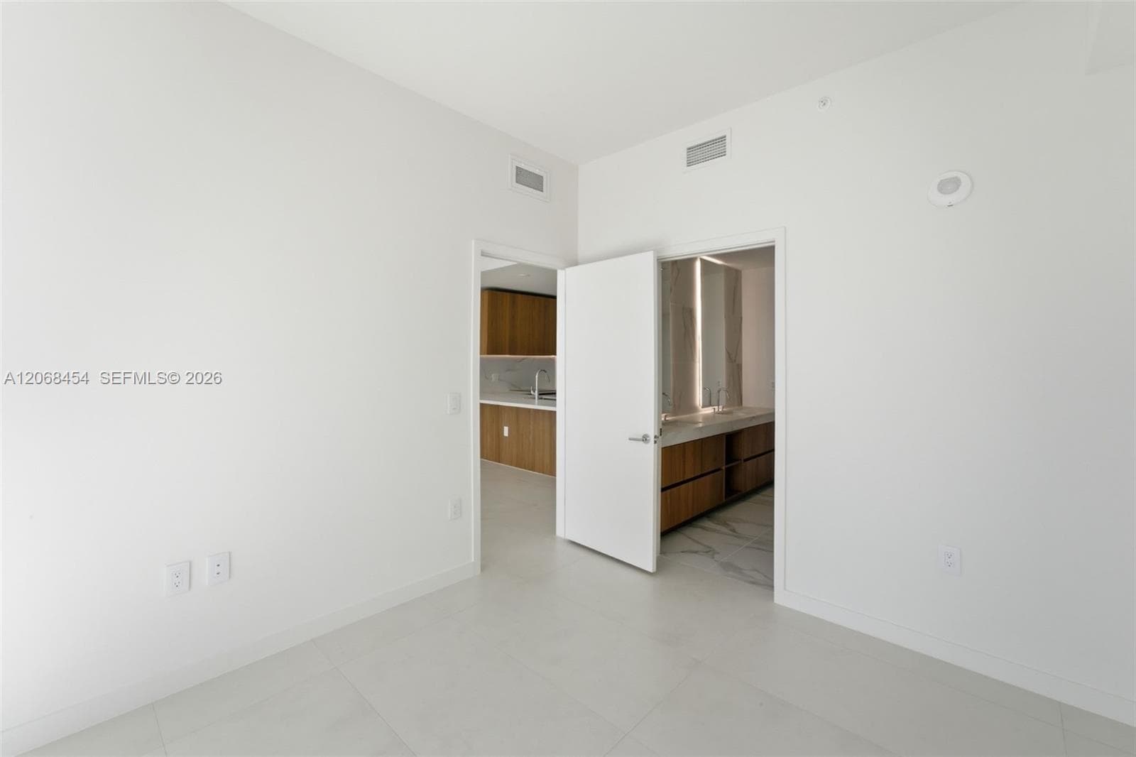 1400 Biscayne Blvd. # 3004, Miami FL 33132