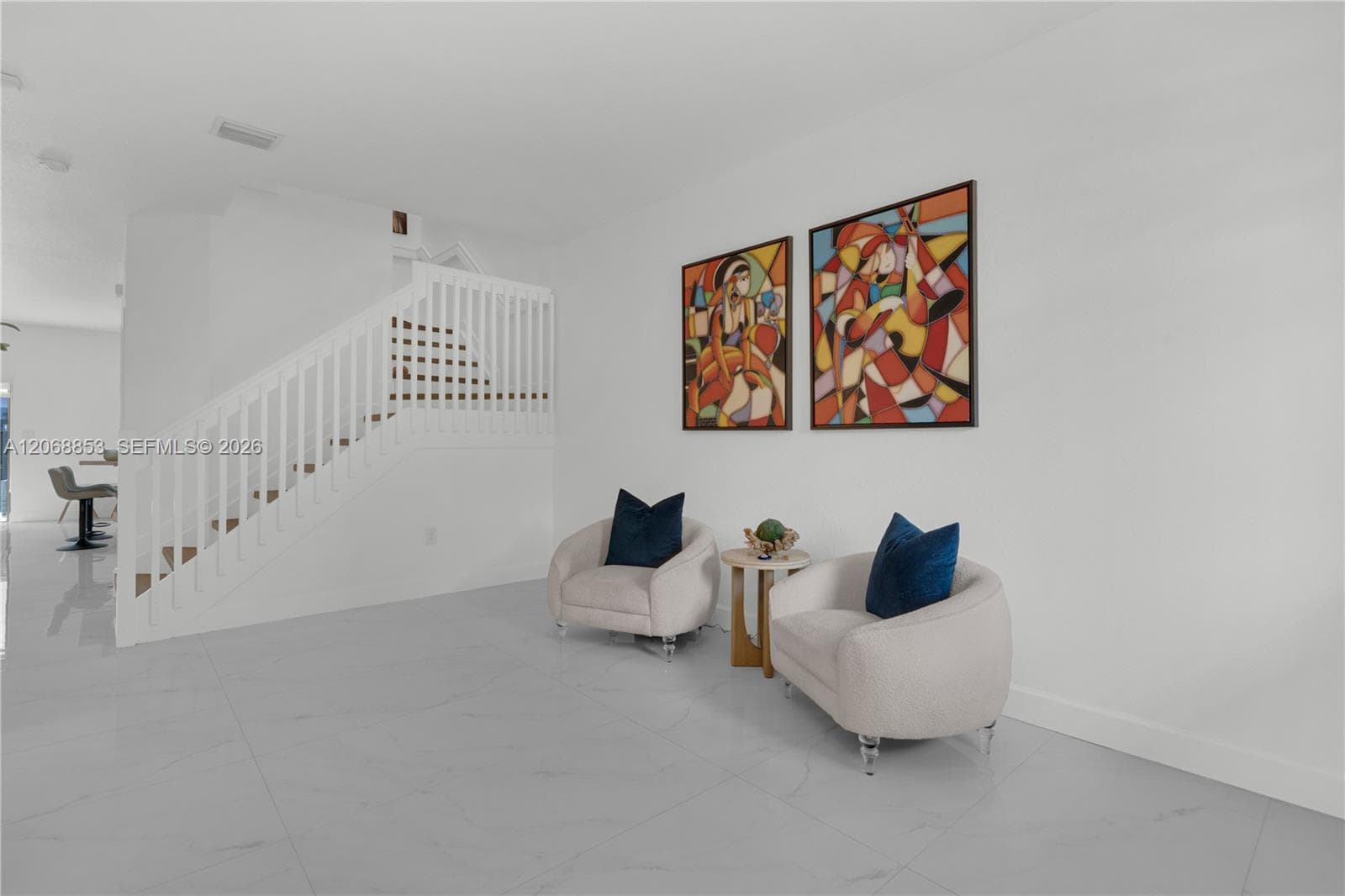 550 NE 207th St, Miami FL 33179
