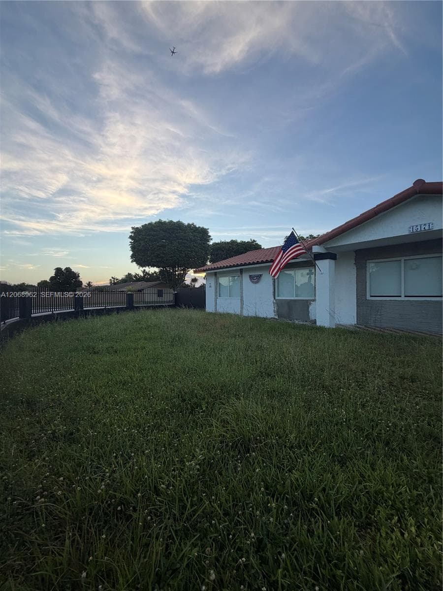 15171 SW 70th St, Miami FL 33193