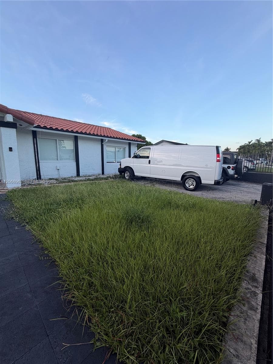 15171 SW 70th St, Miami FL 33193