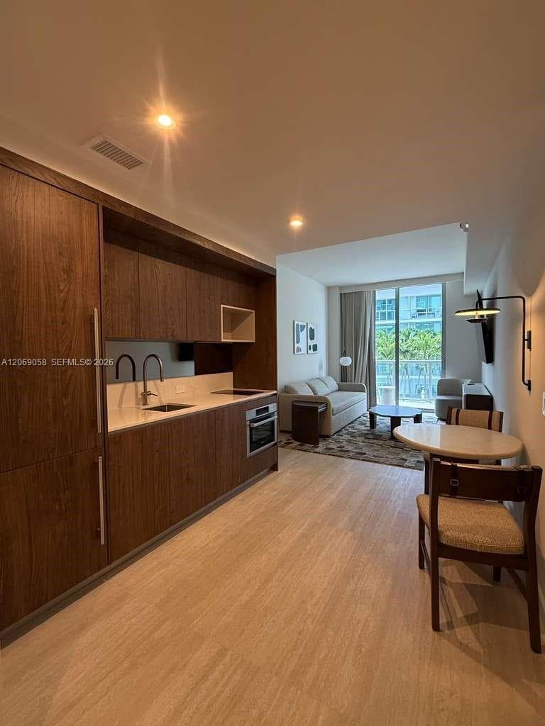 1611 SW 2nd ave # 610, Miami FL 33129