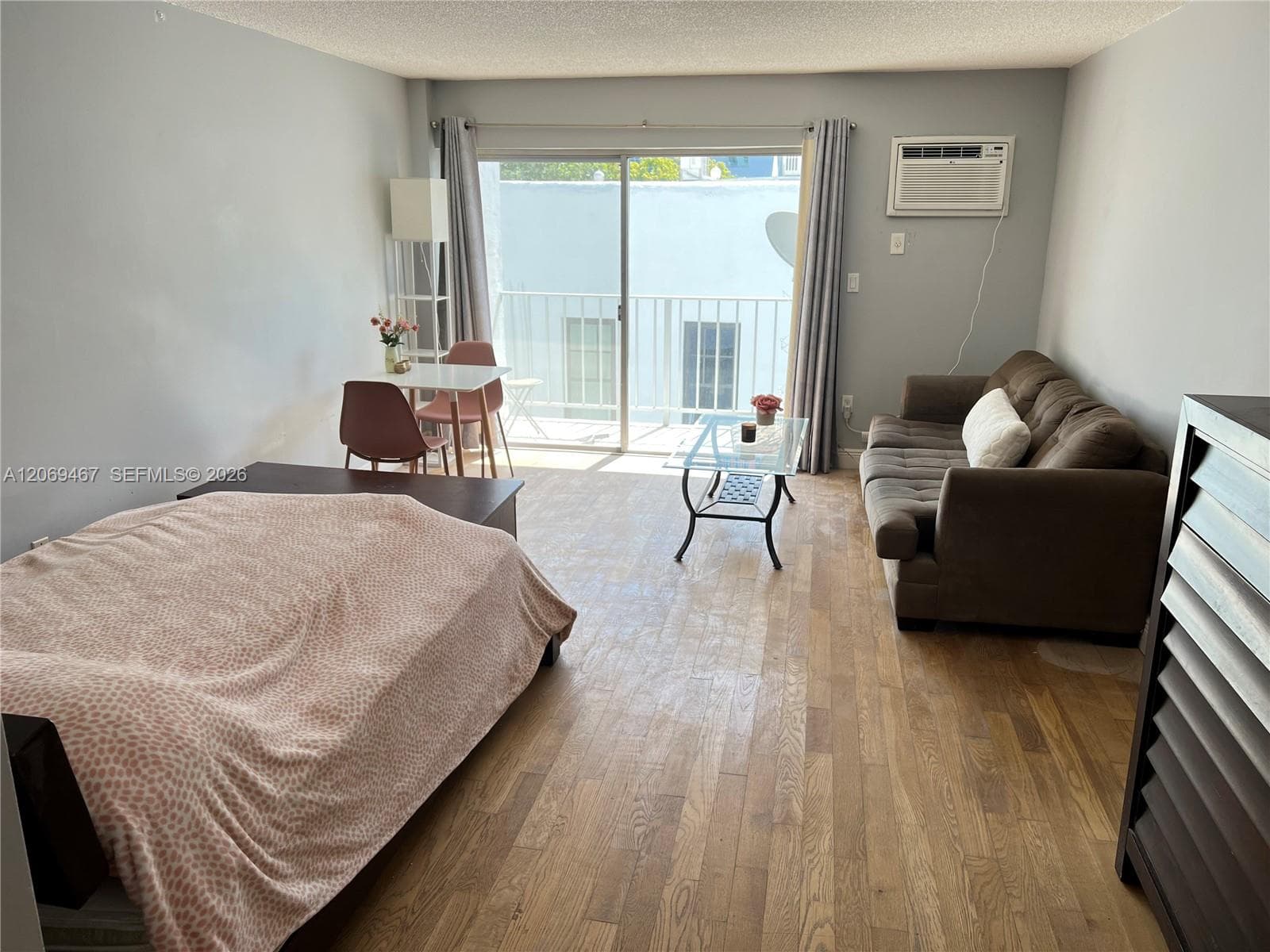 221 Meridian Ave # 305, Miami Beach FL 33139