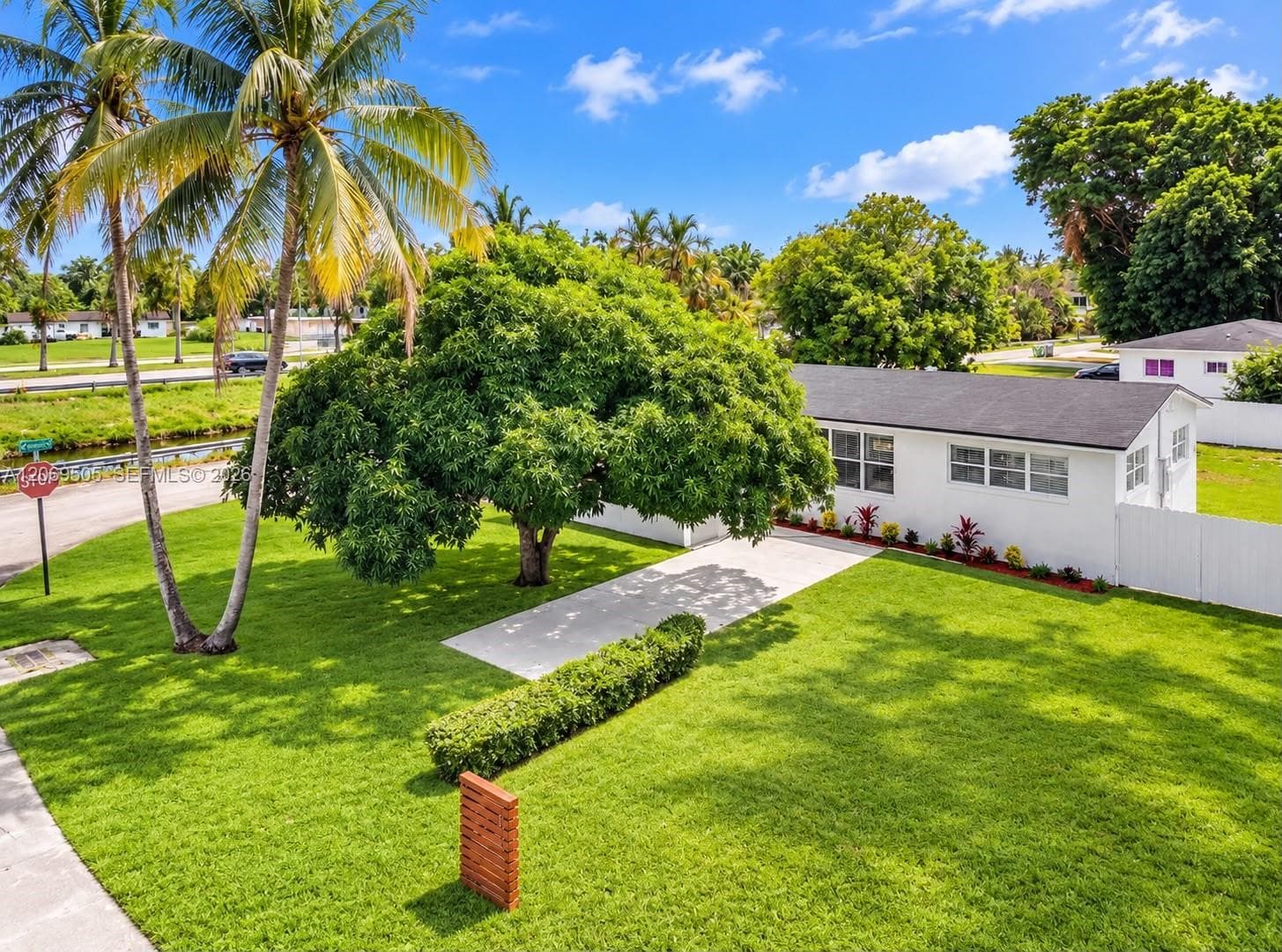 2200 NW 110th St, Miami FL 33167