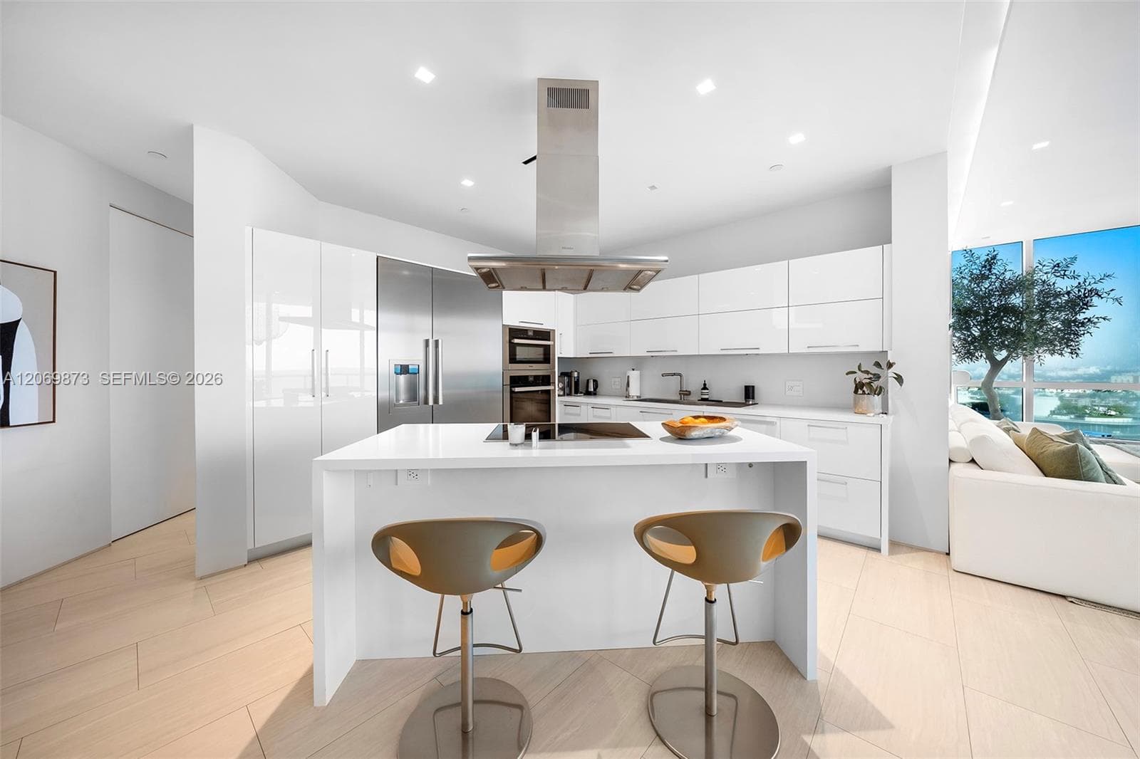 100 S Pointe Dr # 1409, Miami Beach FL 33139