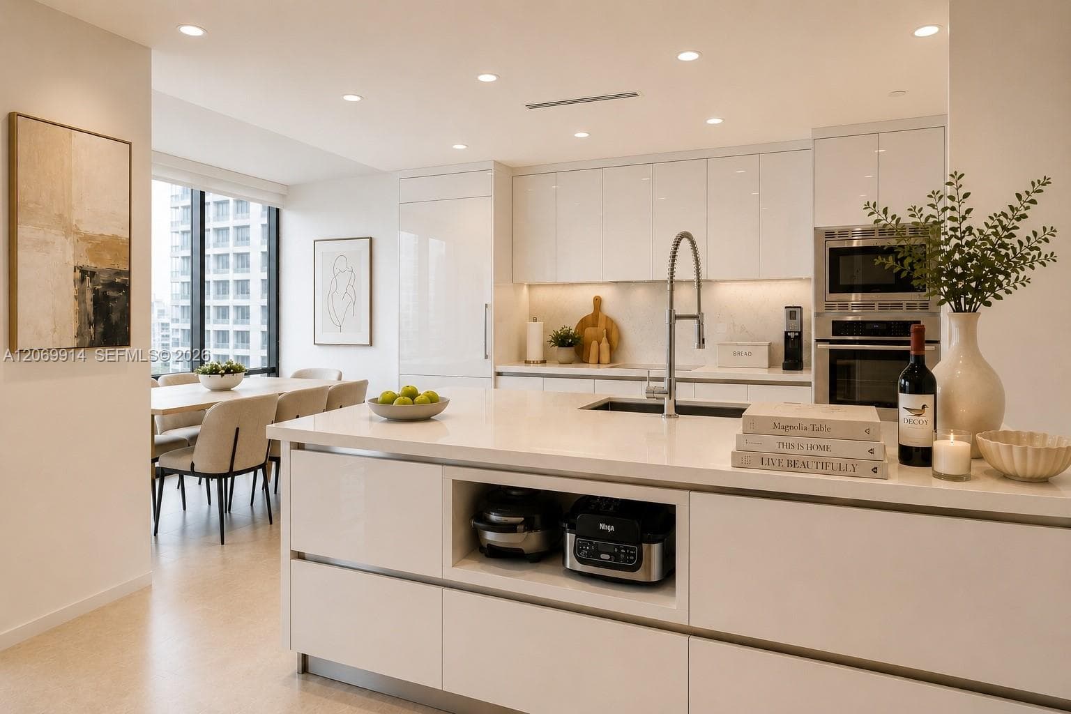 520 Brickell Key Dr # A1421, Miami FL 33131