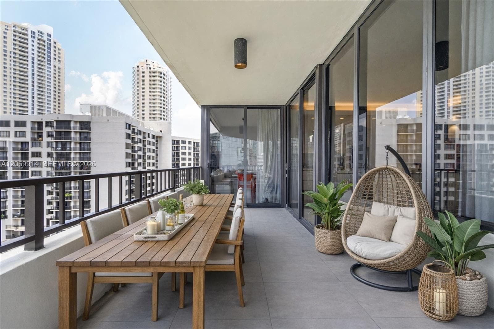 520 Brickell Key Dr # A1421, Miami FL 33131