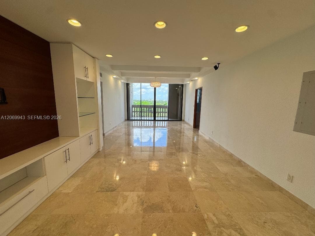 90 Edgewater Dr, Coral Gables FL 33133