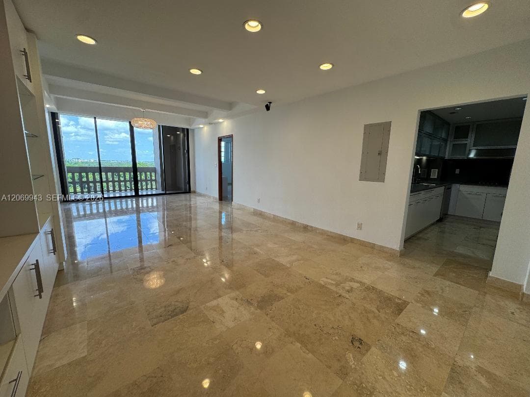 90 Edgewater Dr, Coral Gables FL 33133