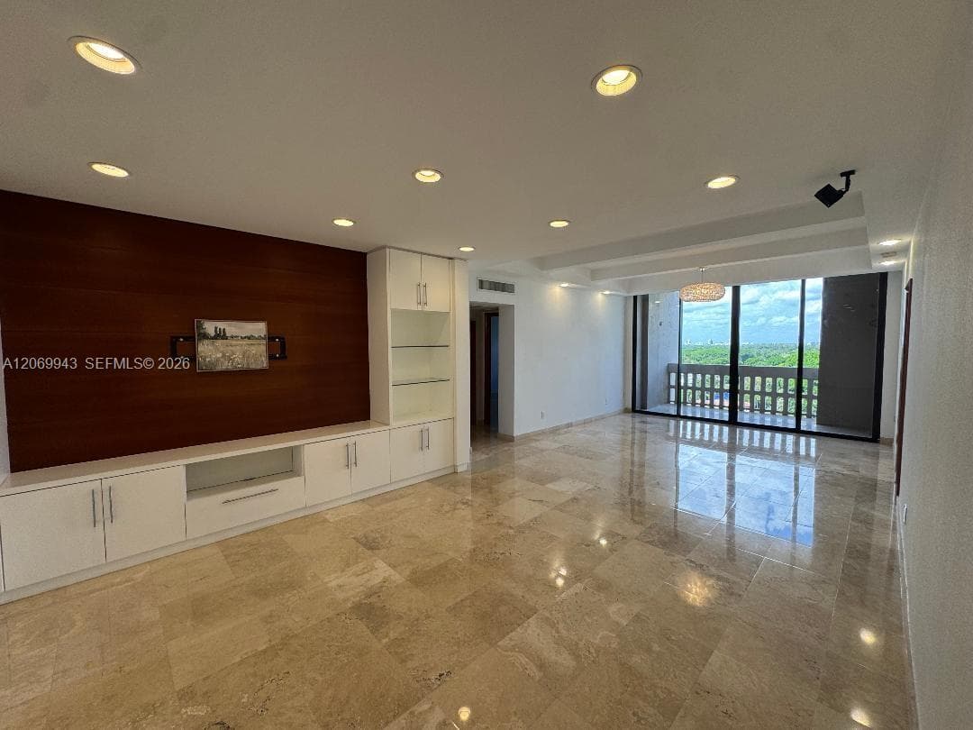90 Edgewater Dr, Coral Gables FL 33133