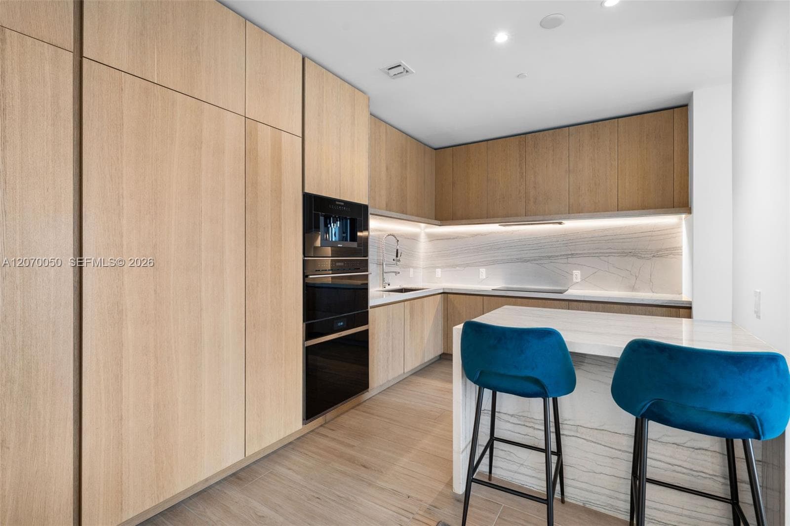 8701 Collins Ave # 705, Miami Beach FL 33154