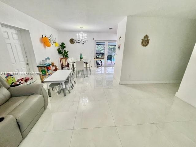 10891 N Snapper Creek Dr, Miami FL 33173