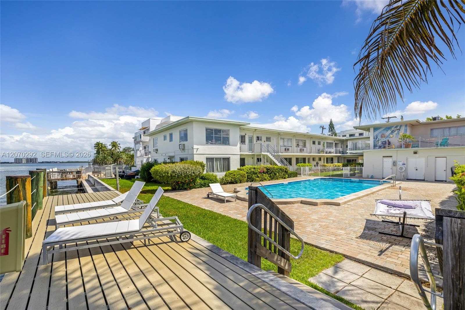 2250 Bay Dr # 7, Miami Beach FL 33141