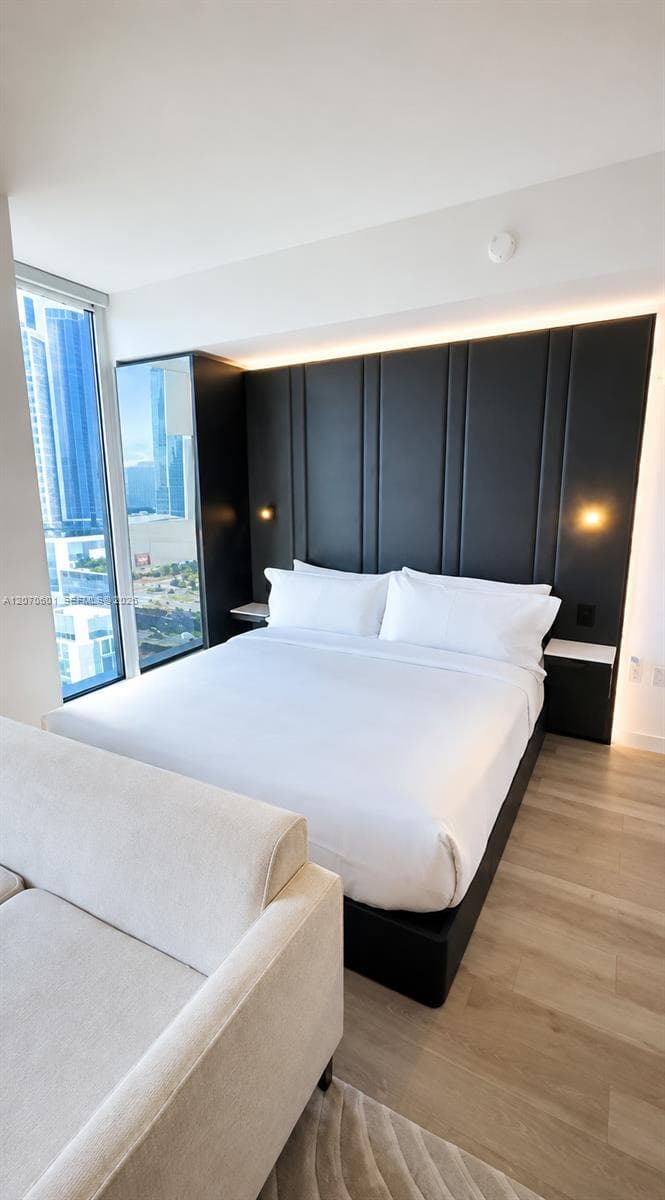 20 NE 11 ST # 2407, Miami FL 33132