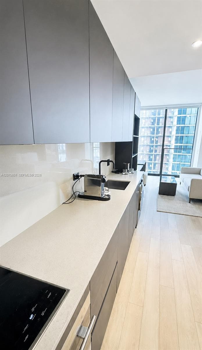 20 NE 11 ST # 2407, Miami FL 33132