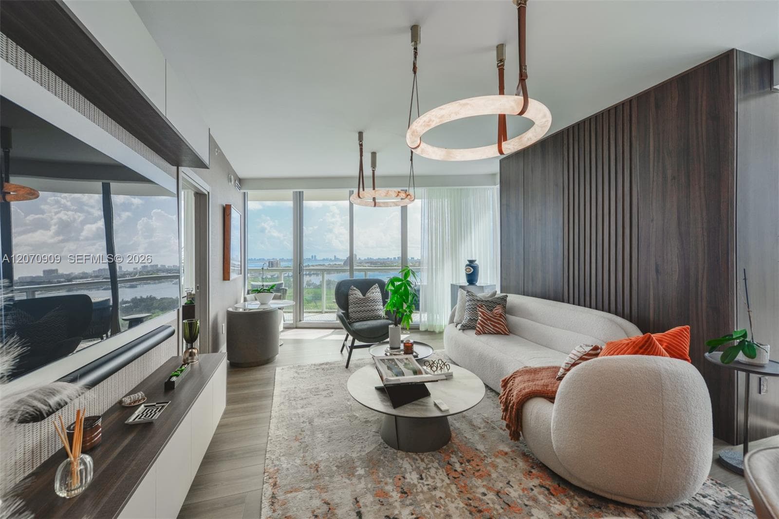 888 Biscayne Blvd # 1509, Miami FL 33132