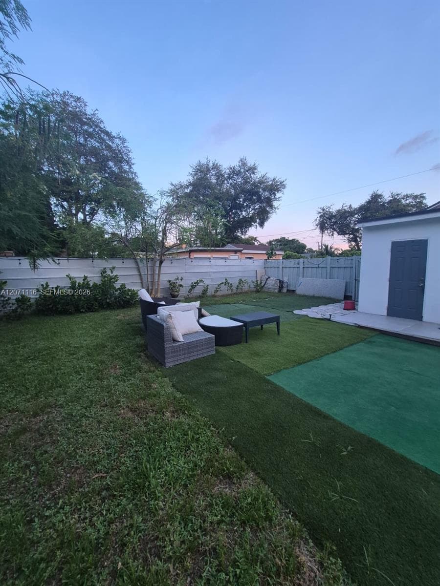 1137 NW 55th St, Miami FL 33127