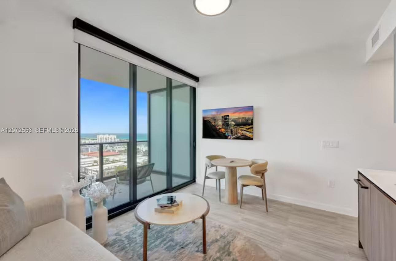580 72nd # 1713, Miami Beach FL 33141