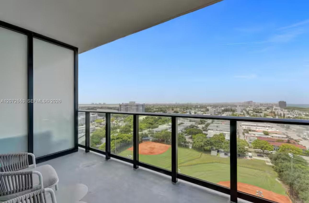 580 72nd # 1713, Miami Beach FL 33141