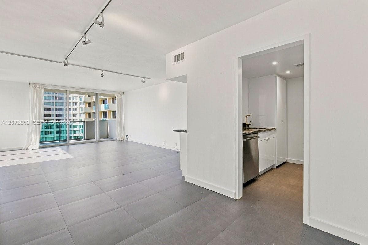 1200 West Ave # 815, Miami Beach FL 33139