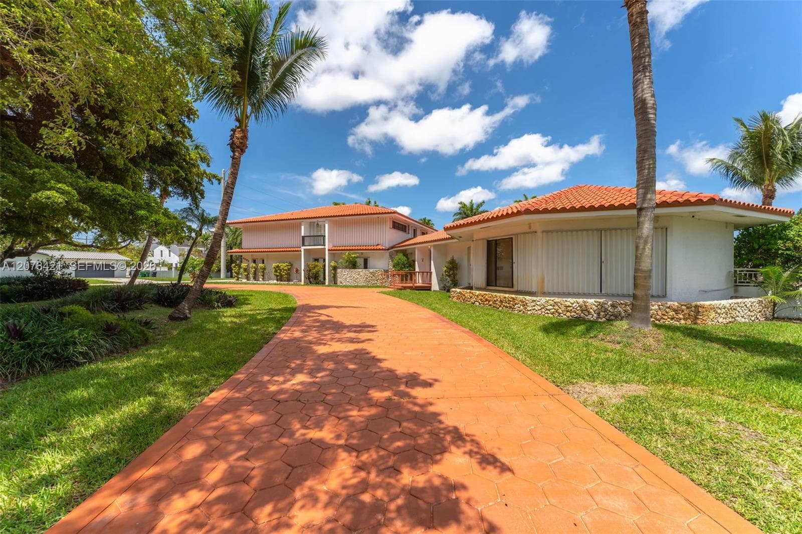 8390 SW 2nd St, Miami FL 33144