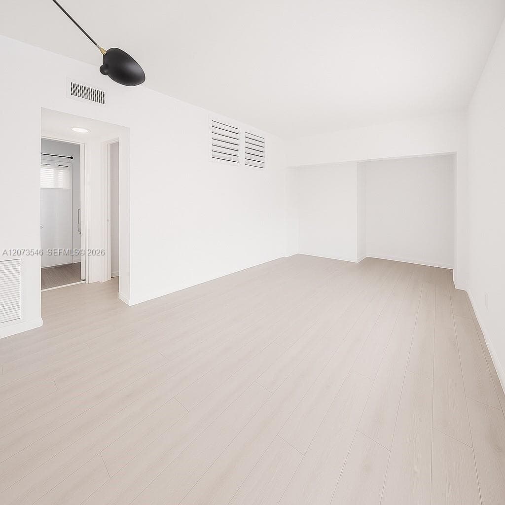 1110 Venetian Way # 2B, Miami FL 33139