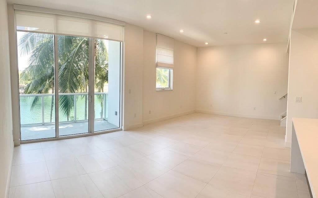 31 SE 5TH Street # 202, Miami FL 33131