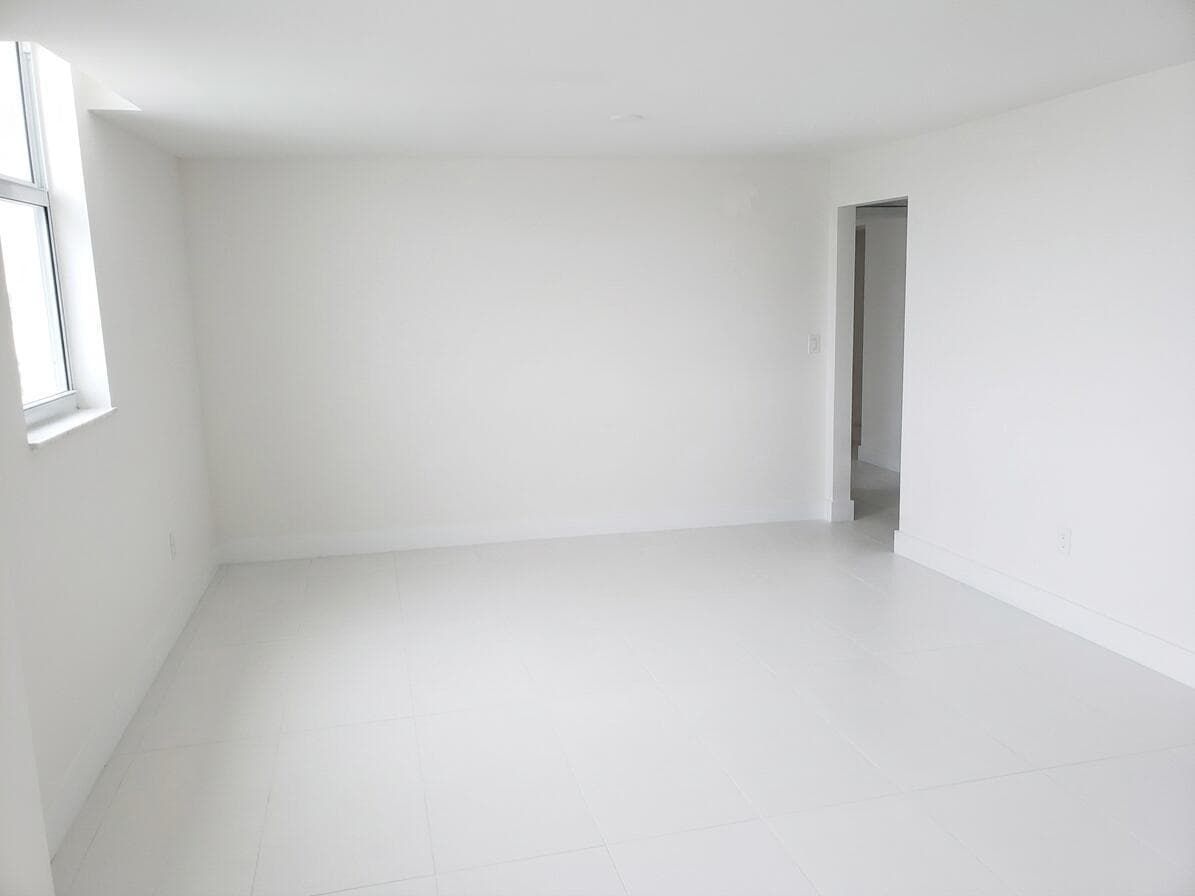 31 SE 5TH Street # 202, Miami FL 33131