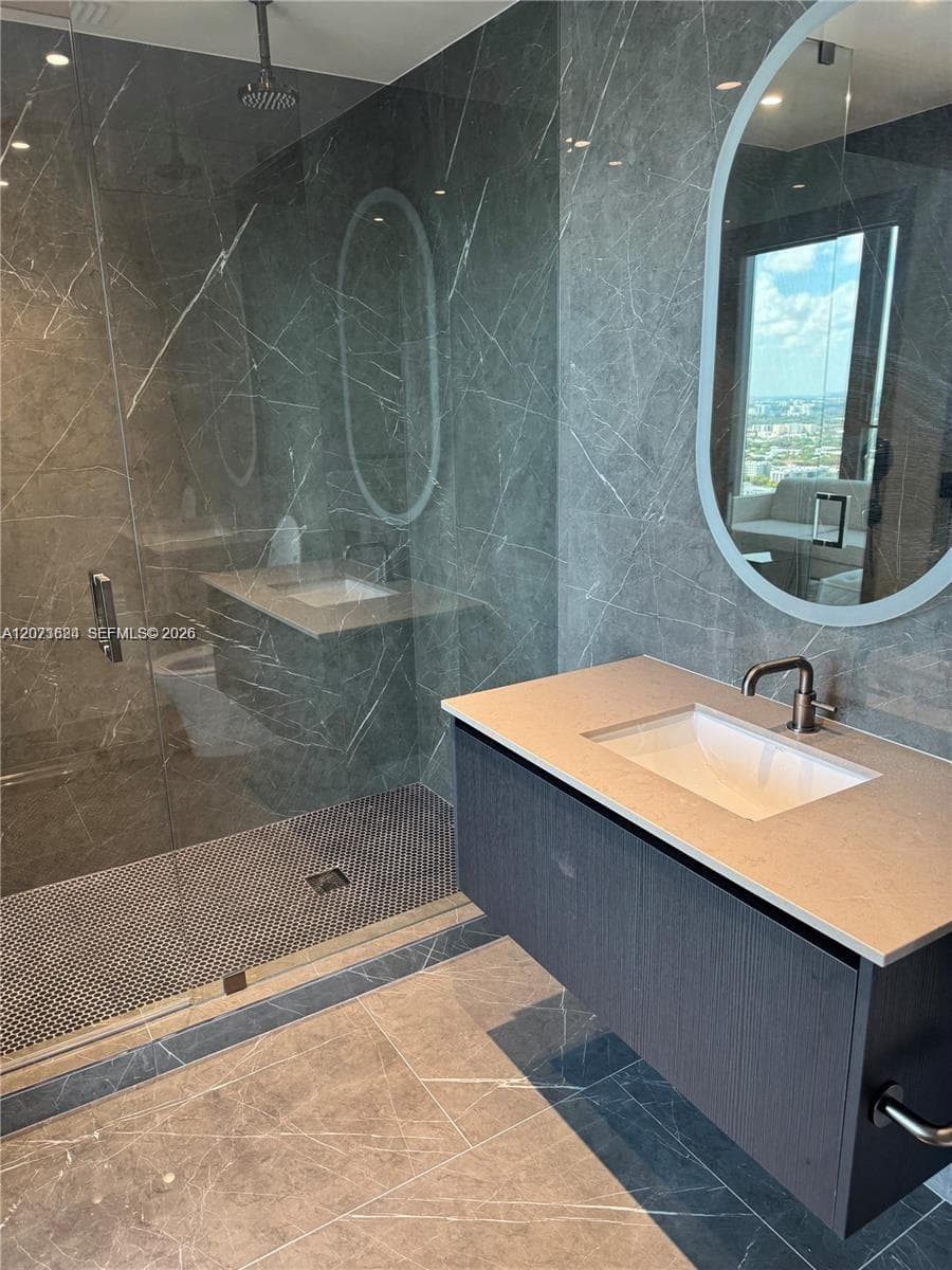 20 NE 11 # 3003A, Miami FL 33132