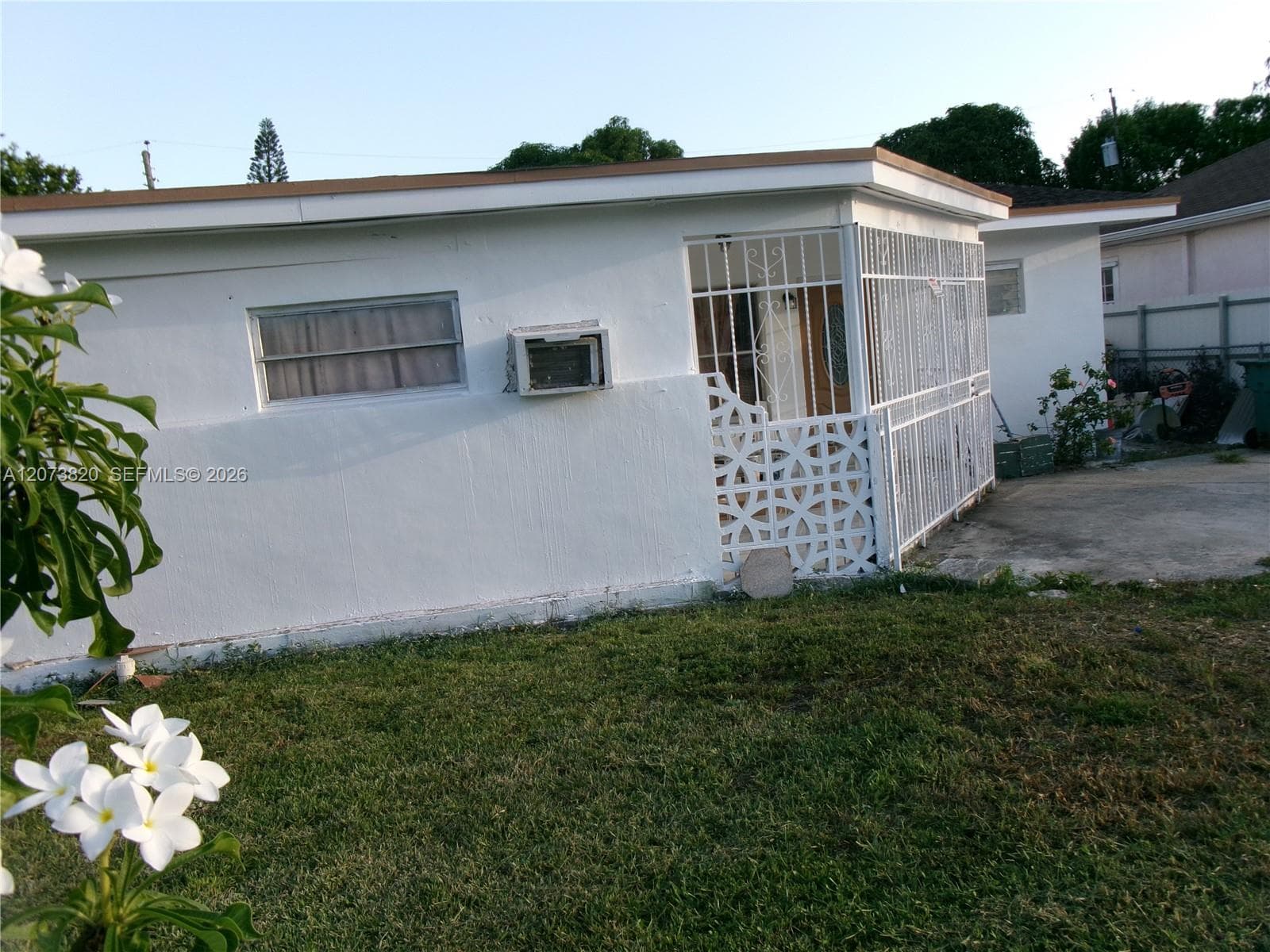 864 NW 116th St, Miami FL 33168