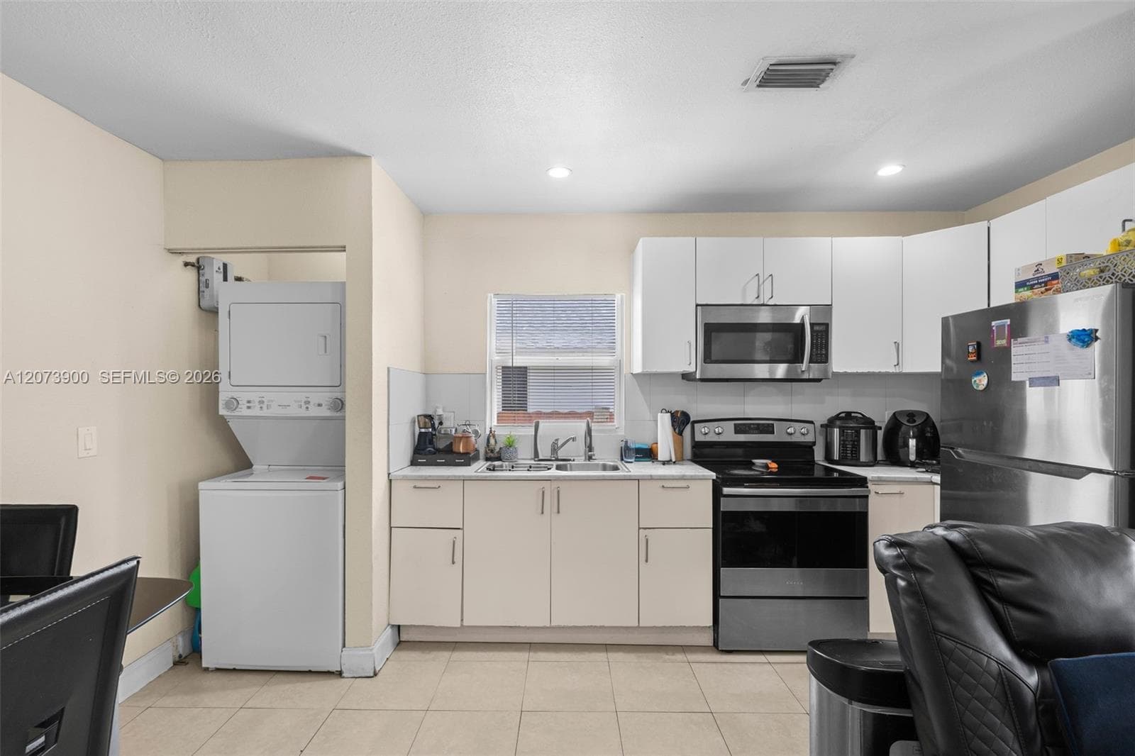 3073 NW 59th St, Miami FL 33142