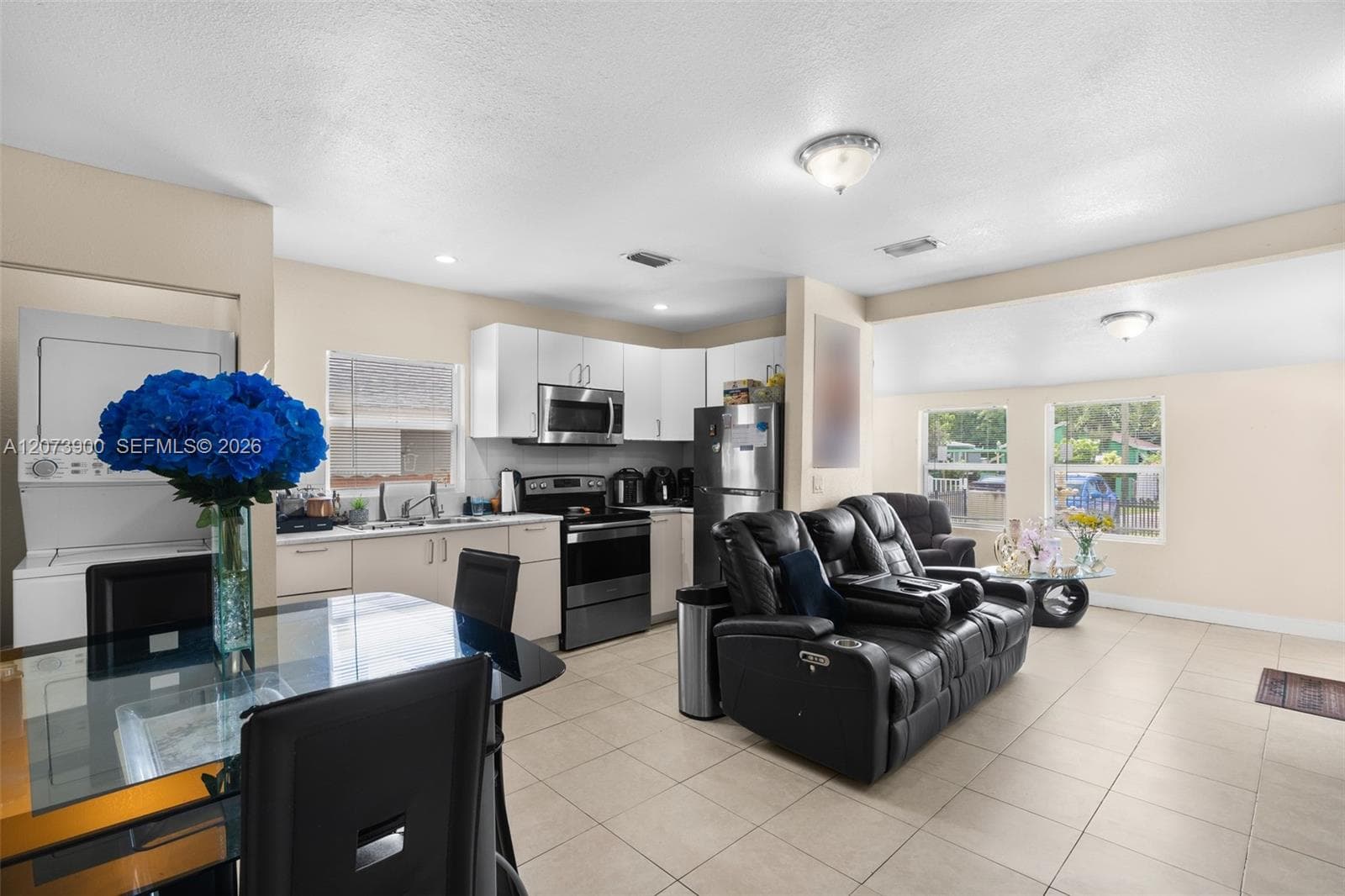 3073 NW 59th St, Miami FL 33142