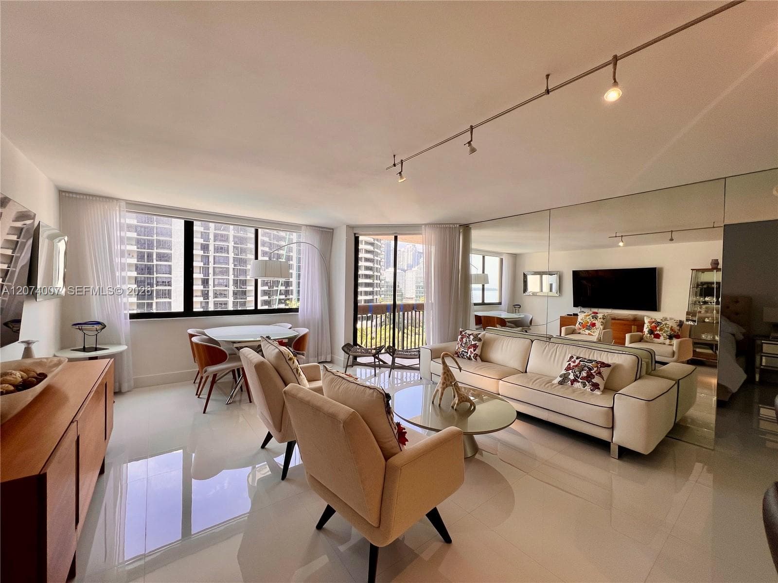 540 Brickell Key Dr # 919, Miami FL 33131