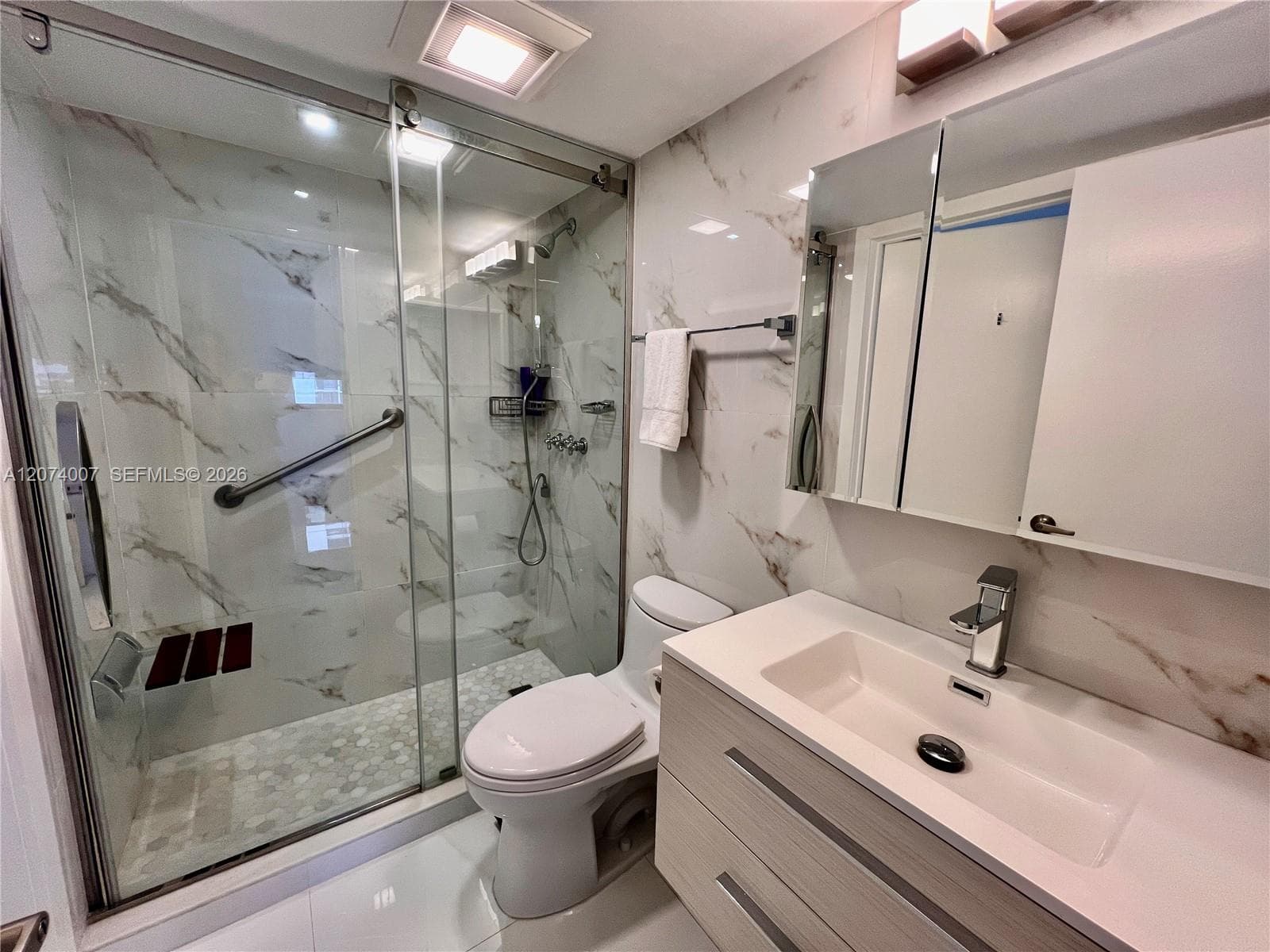 540 Brickell Key Dr # 919, Miami FL 33131